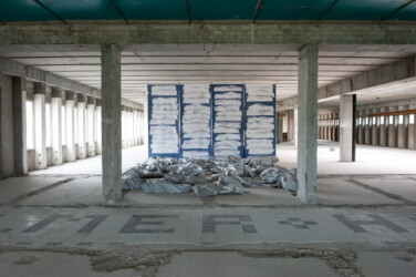 Body bags the istallation 2019
acrylic on canvas, objects of fabric filled with cardboard 450 cm x 552 cm x +/- 1000 cm detail