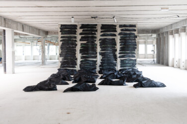 Body bags the istallation 2019
acrylic on canvas, objects of fabric filled with cardboard 450 cm x 552 cm x +/- 1000 cm detail